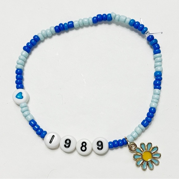 Taylor Swift Eras Tour Friendship Bracelet 1989 with Charm - Picture 1 of 1